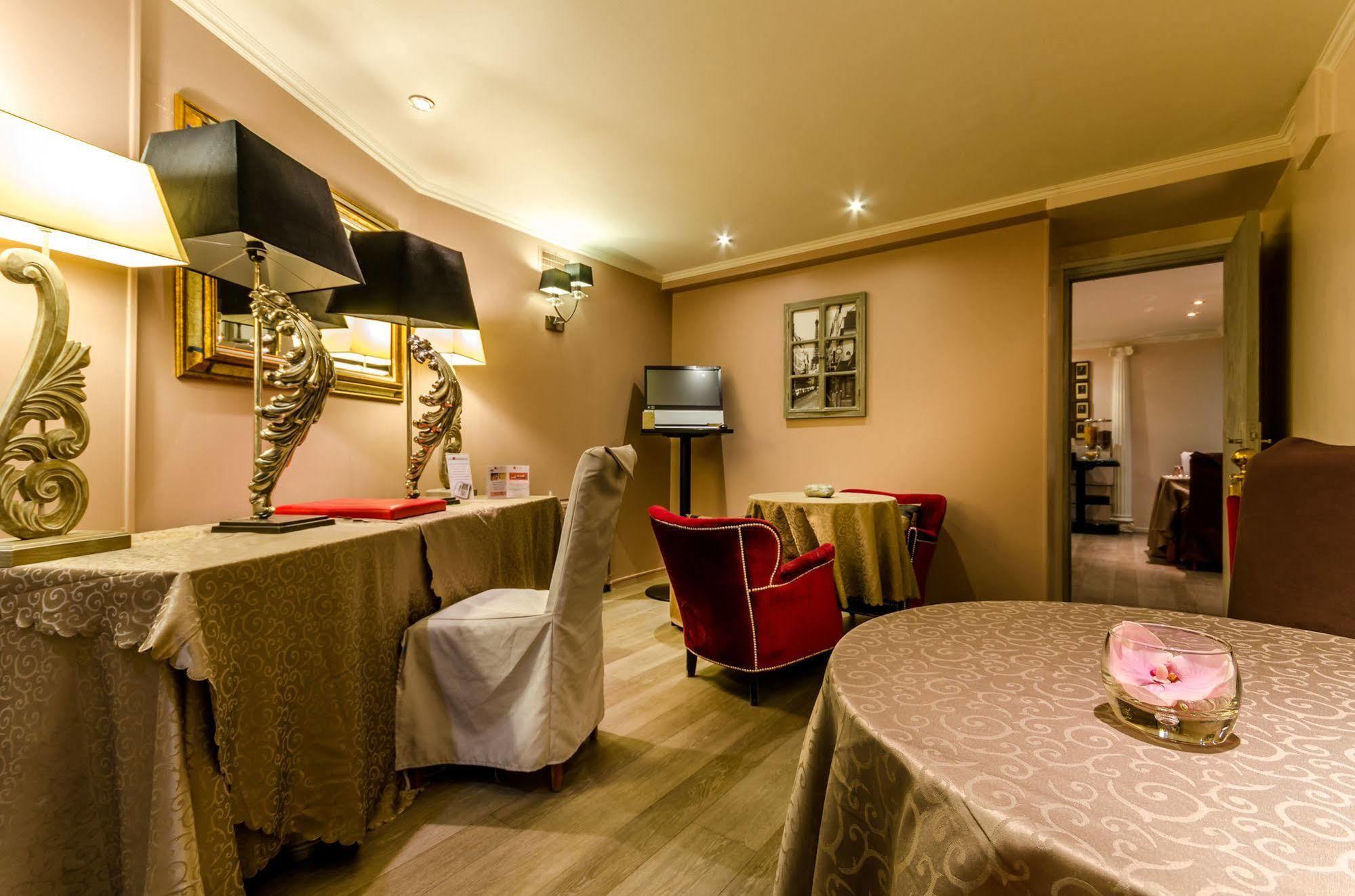 Hotel Riviera Renovated Paříž Exteriér fotografie
